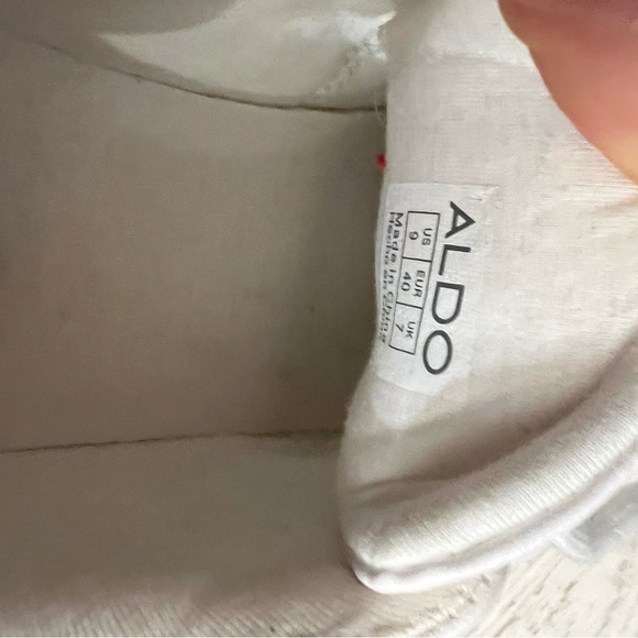 Aldo White Heart Sneaker Lightweight excellent condition size 9 - Picture 4 of 4